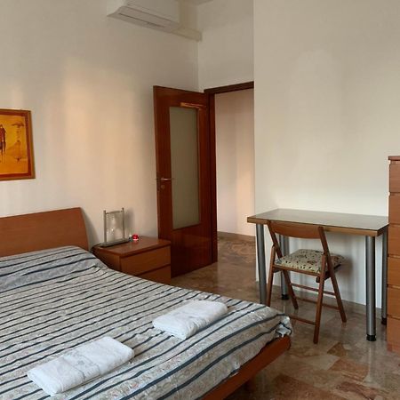 Comfortable Apartament 2 Bedroom Suitable 2-5 Pax Bologna Exterior photo